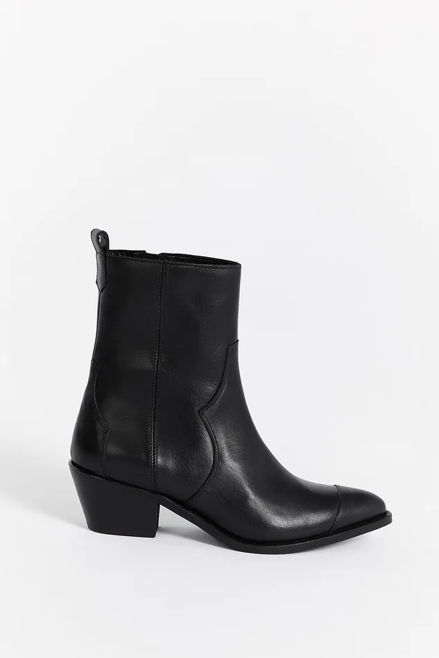 ALOHAS AUSTIN BLACK LEATHER BOOT Women DISSH The Gift Shop