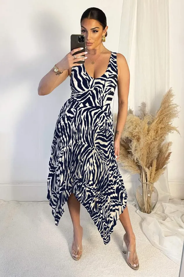 AX Paris Navy And Cream Printed V Neck Zig Zag Hem Pleated Midi Dress Dresses