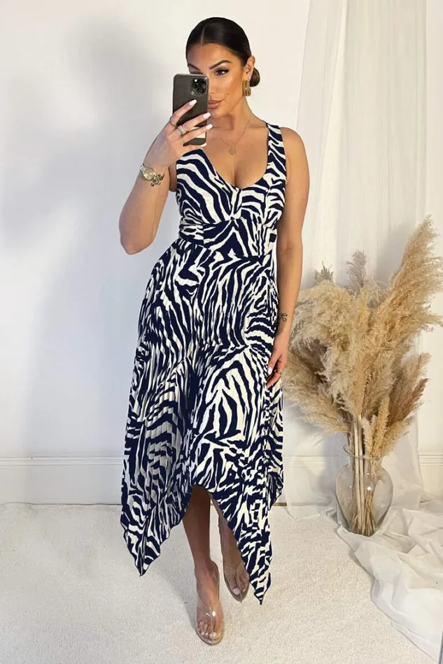 AX Paris Navy And Cream Printed V Neck Zig Zag Hem Pleated Midi Dress Dresses
