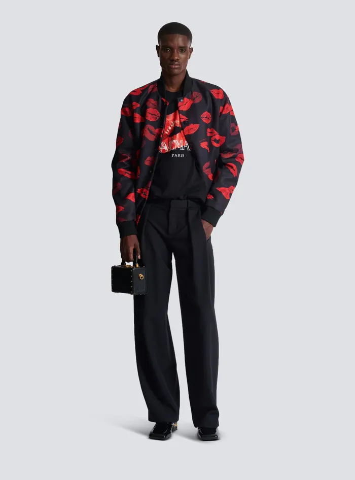Balmain TShirts Men Relaxed Tshirt With Kiss Print Black