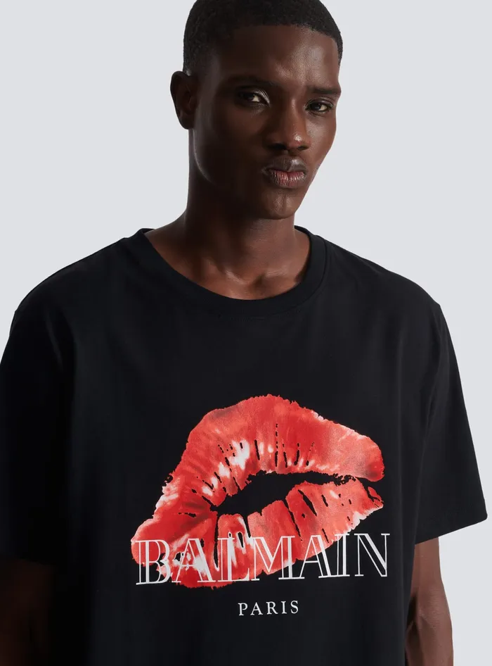 Balmain TShirts Men Relaxed Tshirt With Kiss Print Black