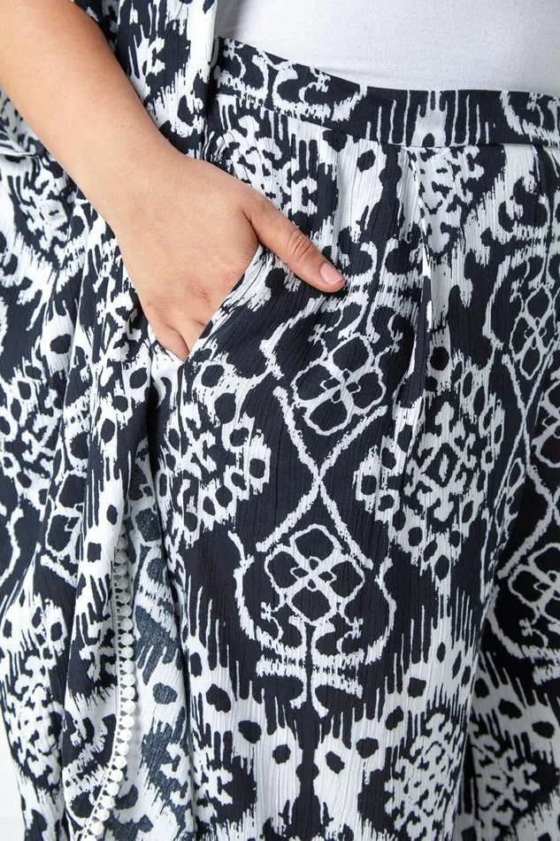 Black Curve Aztec Print Crinkle Cropped Culottes Women Roman Trousers
