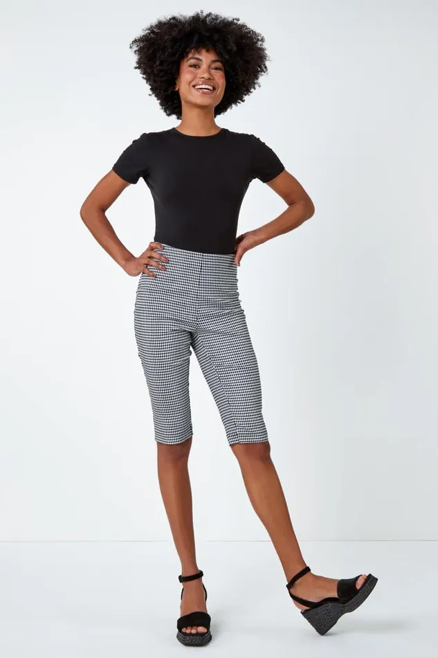 Black Knee Length Gingham Elastic Waist Shorts Women Roman Shorts
