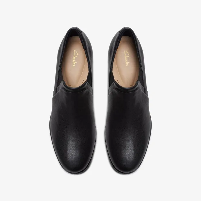 Loken Way Black Leather Women Clarks Heels and Pumps