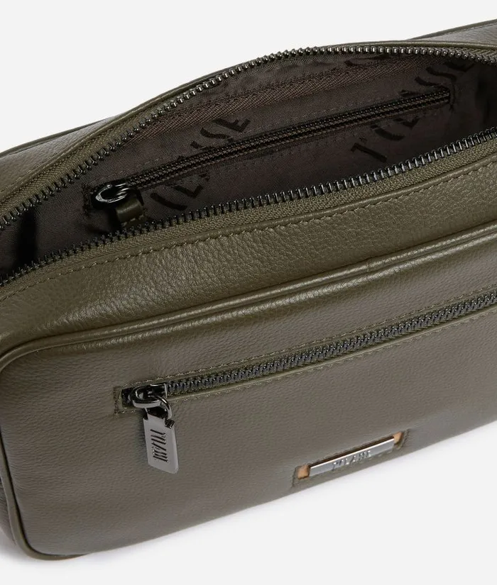 Man Pouches and Toiletry Bags Alviero Martini Beta Leather Carryall Case Military Green