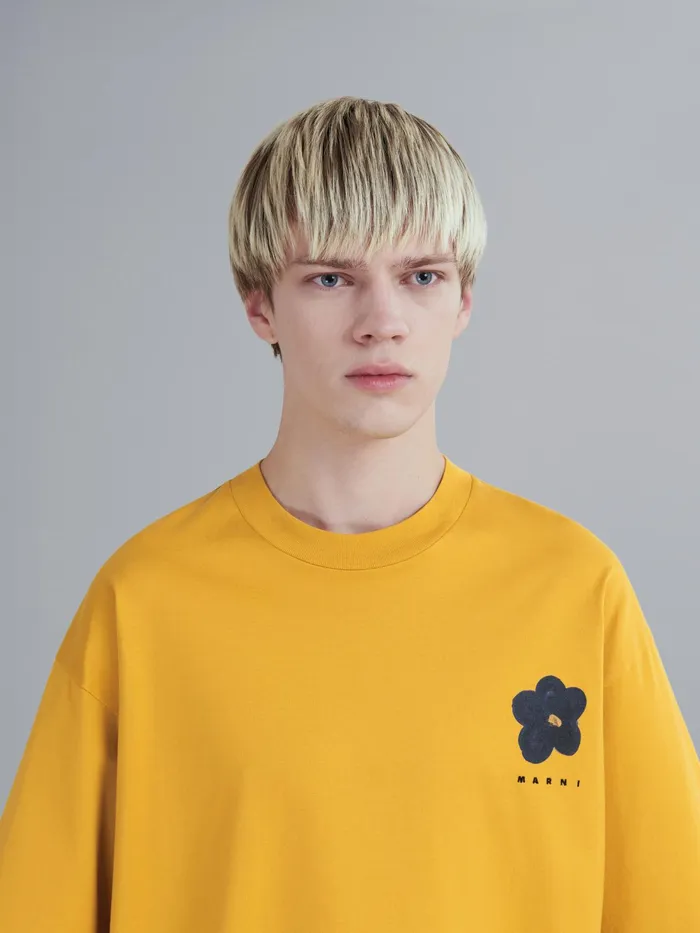 Marni Black Daisy Print Yellow Jersey Crewneck Tshirt Gold Mens Sweatshirts and Tshirts Marni Black Daisy Print Yellow Jersey Crewneck Tshirt Gold Mens Sweatshirts and Tshirts