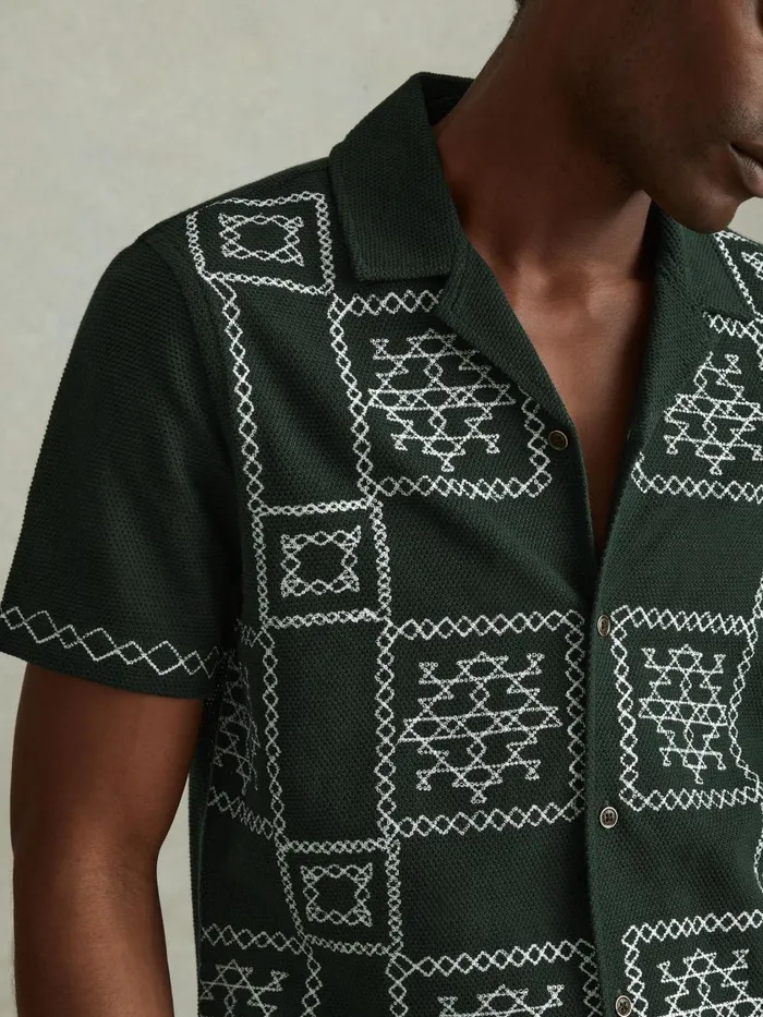 Men Reiss Knitwear Cosmos Textured Embroidered Cuban Collar Shirt Greenecru