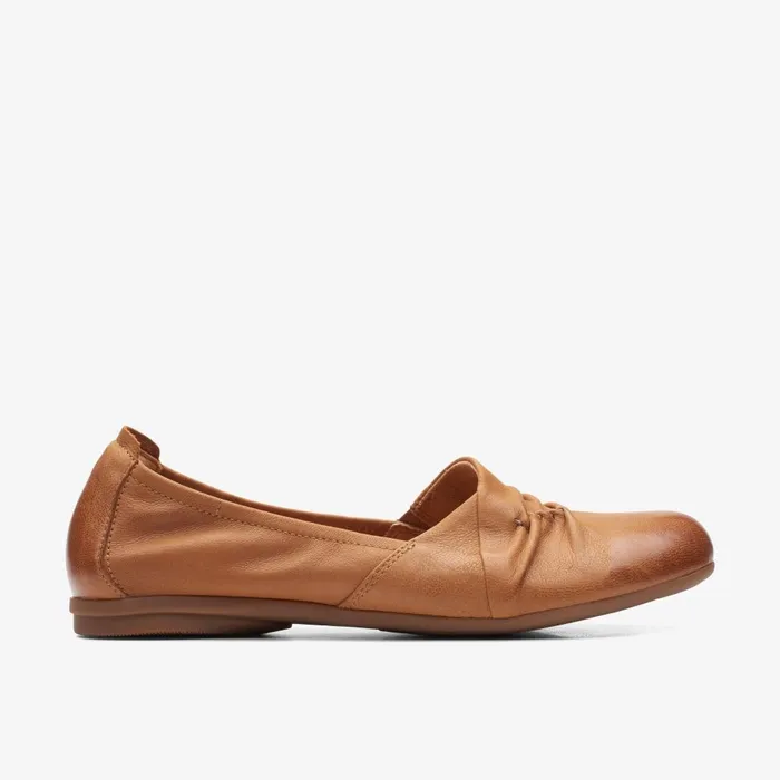 Rena Way Tan Women Clarks Flats