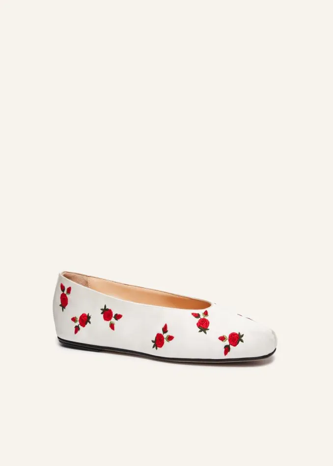 Shop Magda Butrym Shoes Satin Ballet Flats In Cream Shop Magda Butrym Shoes Satin Ballet Flats In Cream