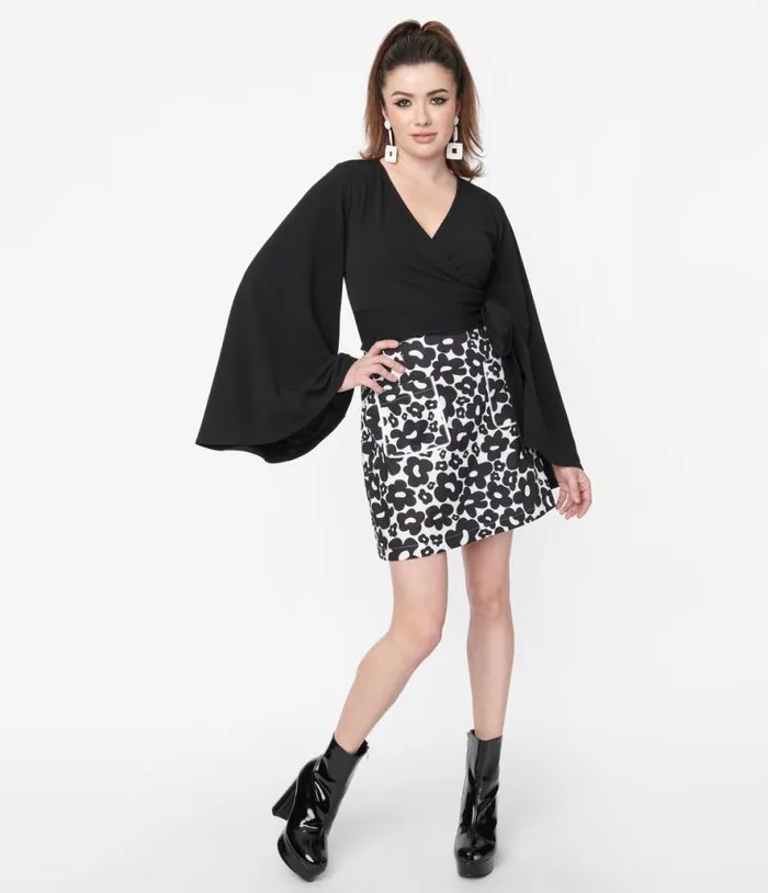 Smak Parlour White and Black Lazy Daisy Print Mini Skirt Clothing Unique Vintage Skirts