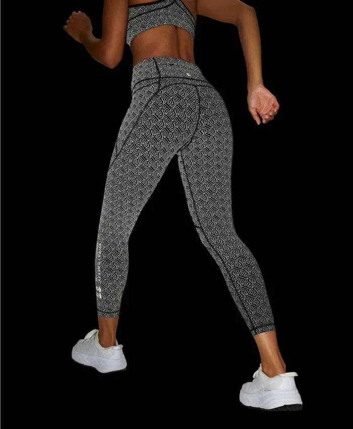 Sweaty Betty Power 78 Reflective Workout Leggings Black Chain Reflective Print Clothing 78 Length Sweaty Betty Power 78 Reflective Workout Leggings Black Chain Reflective Print Clothing 78 Length