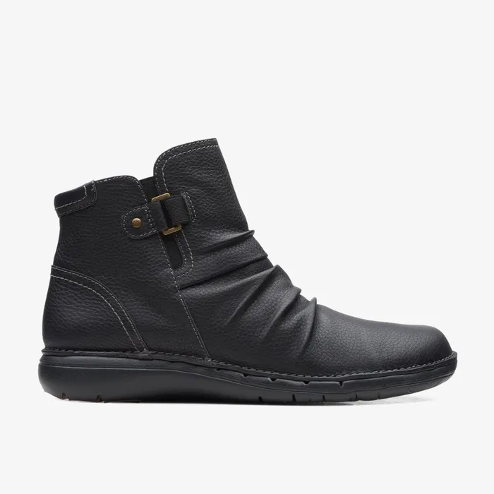 Un Loop Top Black Leather Women Clarks Boots and Booties