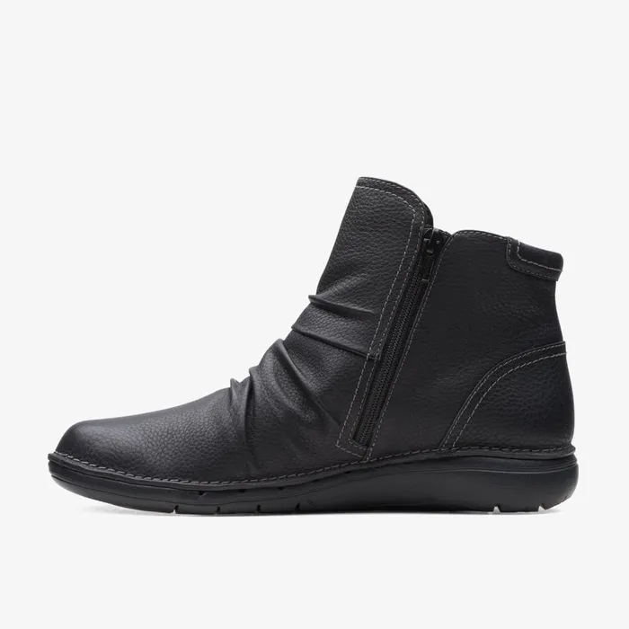 Un Loop Top Black Leather Women Clarks Boots and Booties