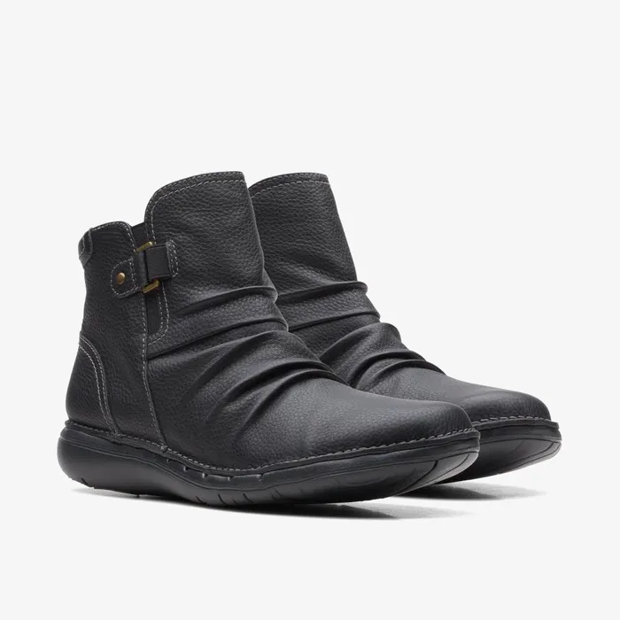 Un Loop Top Black Leather Women Clarks Boots and Booties