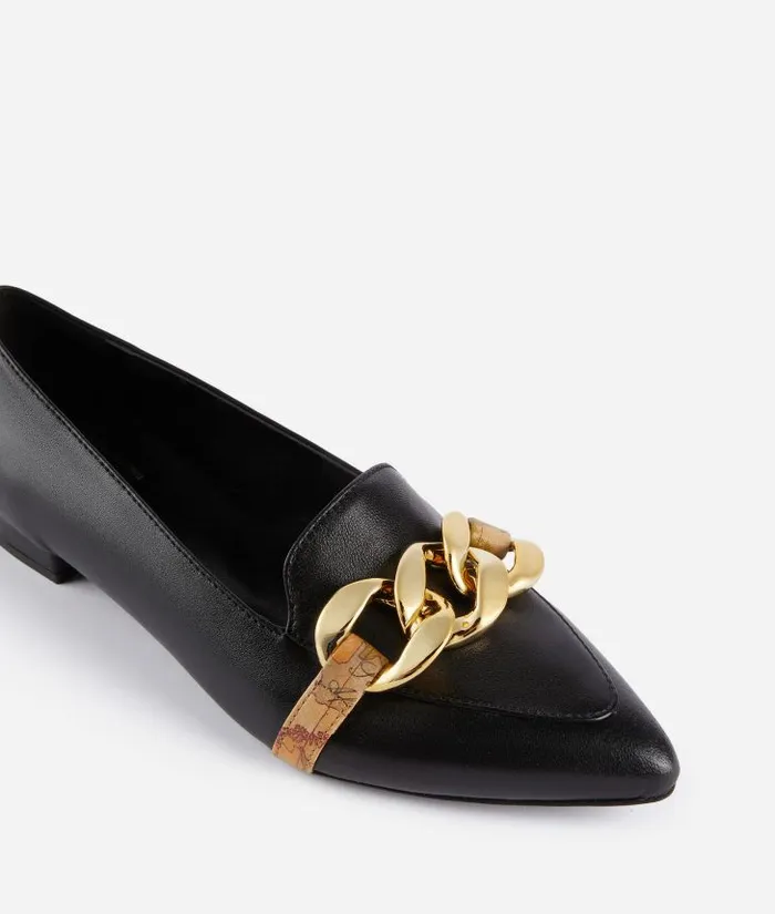 Woman Flat Shoes Alviero Martini Polished Leather Pointed Toe Loafers With Maxi Chain Detail Black