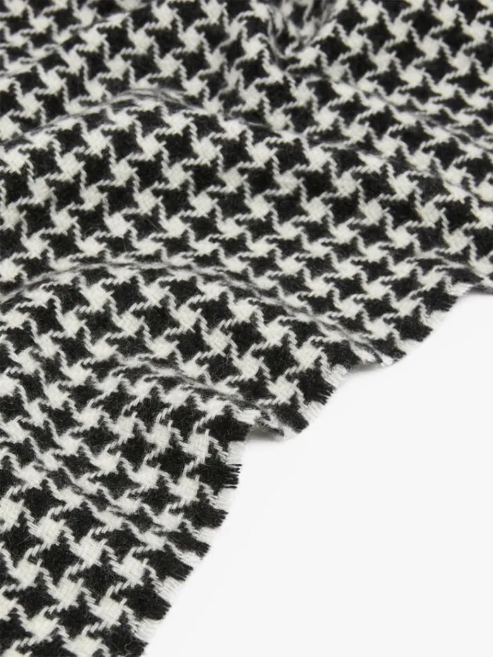 Woman Houndstooth Cashmere Scarf Black Maxmara Scarves And Foulards Woman Houndstooth Cashmere Scarf Black Maxmara Scarves And Foulards