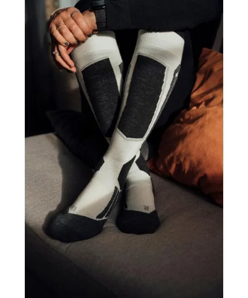 Women SK2 Intermediate Women Skiing Kneehigh Socks Quiet Green FALKE Ski Socks