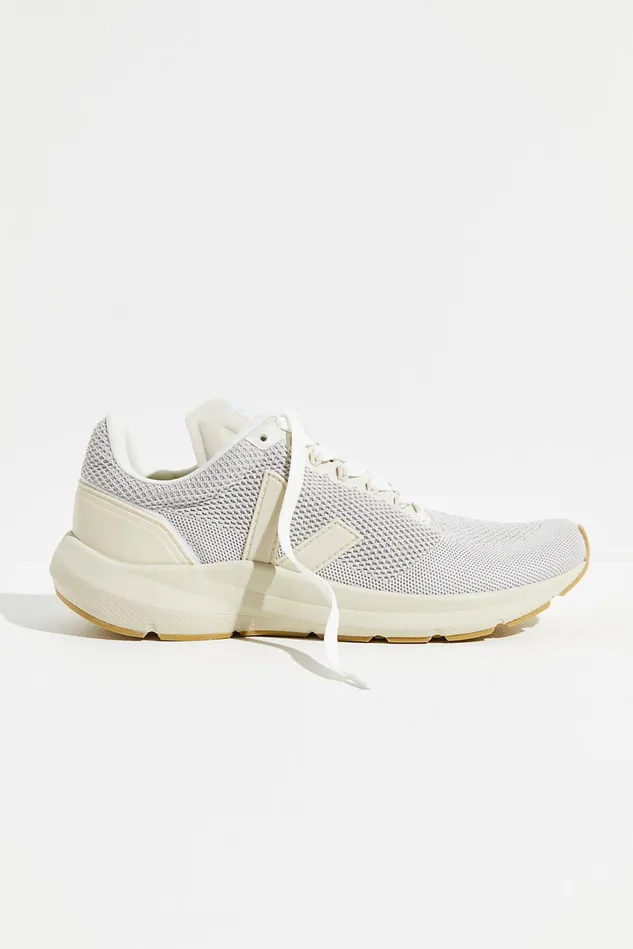 Women Sneakers Free People Veja Marlin Sneakers Chalk Pierre Natural
