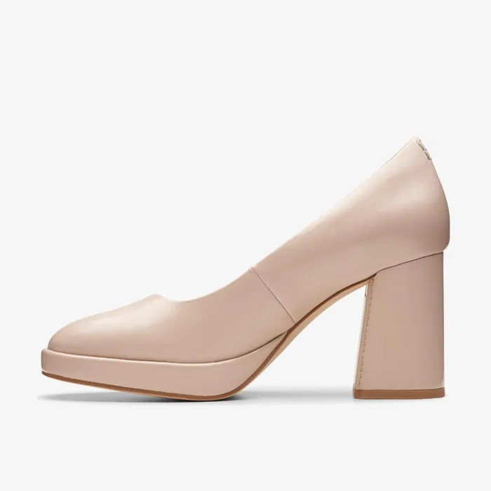 Zoya 85 Court Sand Patent Women Clarks Heels and Pumps